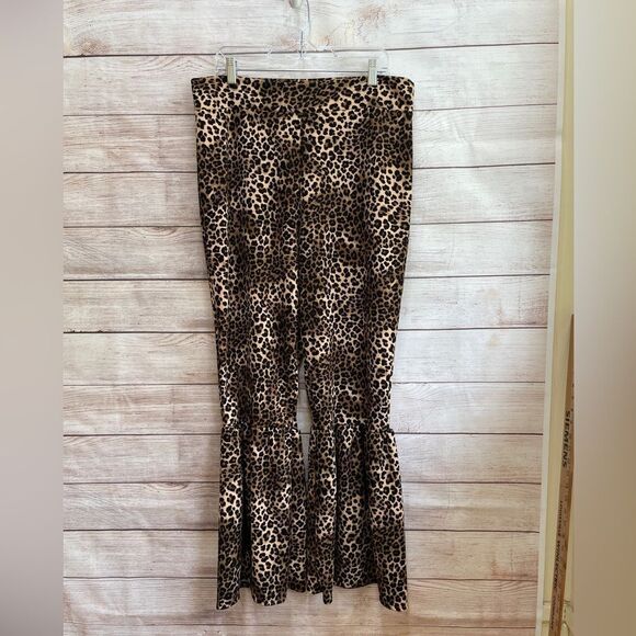 PARK AVENUE CHEETAH PRINT RUFFLE LEG PANTS - Picture 1 of 5